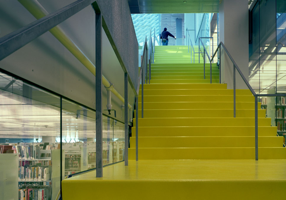 Yellow stairwell in the spiral area of the Central Library