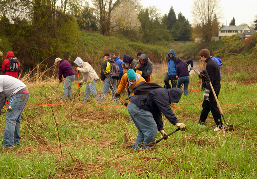 Photo of Councilmembers attending Earth Day event near the Duwamish River, 2008